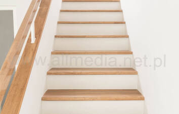 Podstopnie na schody DIBOND biała połysk 3mm na wymiar 
